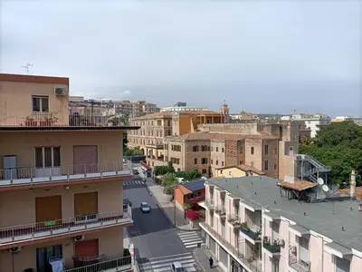 Vista generica su Catania o vista sulla città dall'interno dell'appartamento