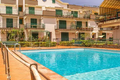 Piscina di Suite Home Astrid o nelle vicinanze