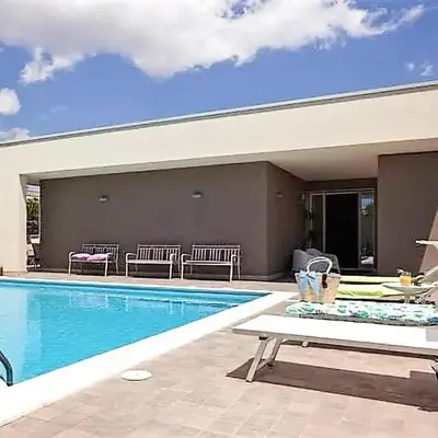 4 Bedroom Cozy Home In Mascalucia