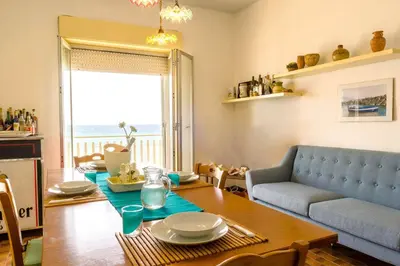 Area soggiorno di Sea paradise - il mare sotto la finestra