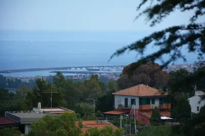 Paesaggio naturale nelle vicinanze della villa