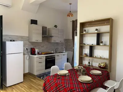 Cucina o angolo cottura di European Apartment - Town Center Self Check-in