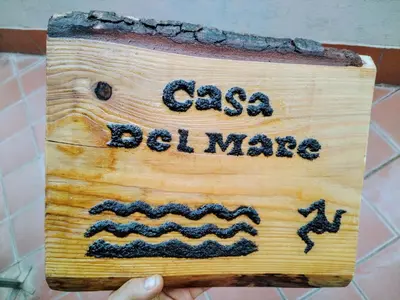 Certificato, attestato, insegna o altro documento esposto da Casa del Mare Acitrezza