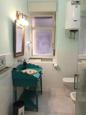 Bagno di appartamento donna Nica