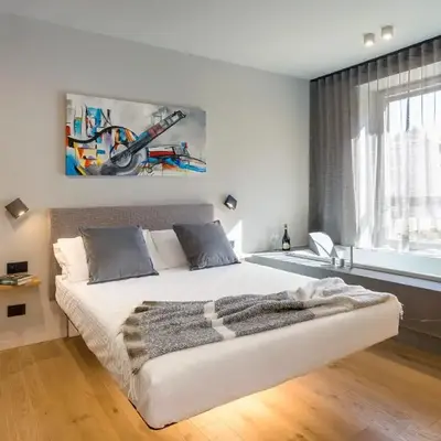 Aera Suites 303-304-305