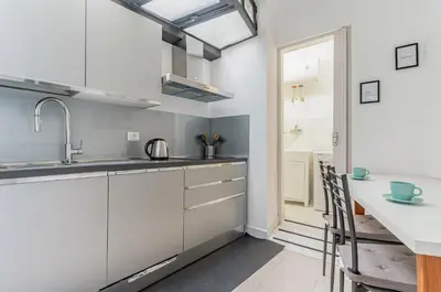 Cucina o angolo cottura di GuestHost - Villa Bellini & Stadio Comfy Apartment