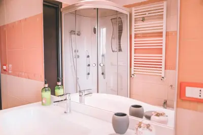Bagno di Villa Sara on Etna