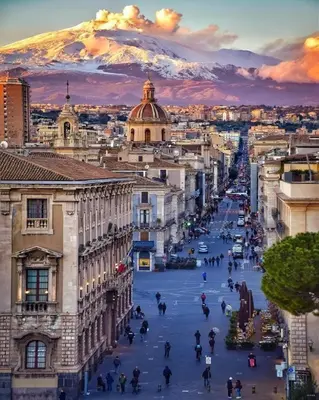Vista generica su Catania o vista sulla città dall'interno della casa vacanze