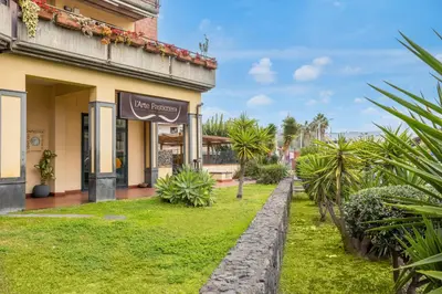 Giardino di La Vecchia Stazione Aci Castello