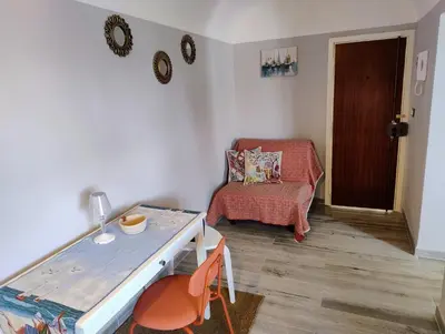 Letto o letti in una camera di Pomelia