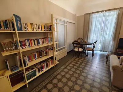 Biblioteca nell'appartamento