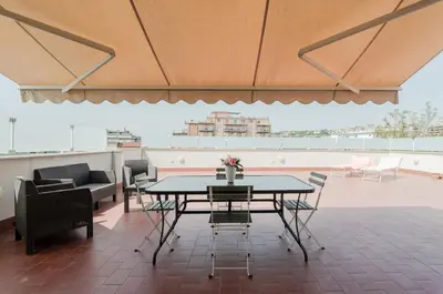 Balcone o terrazza di GuestHost - Catania Skyview Terrace Urban Escape
