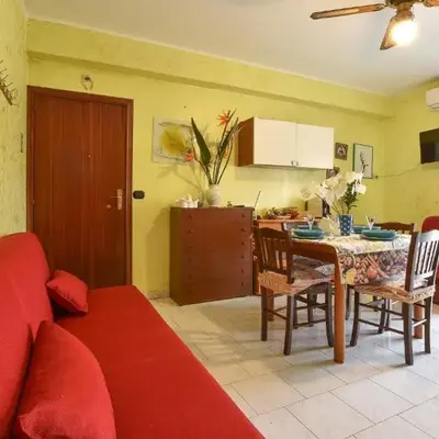 2 Bedroom Stunning Apartment In Mascali