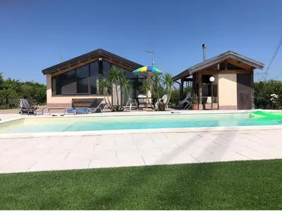 Piscina di Chalet Con Piscina o nelle vicinanze