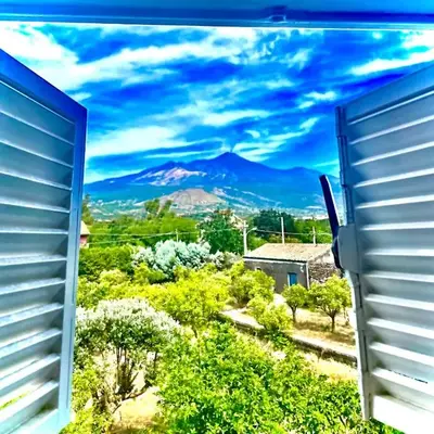 Linden House Etna