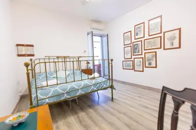 Letto o letti in una camera di Intro art music house