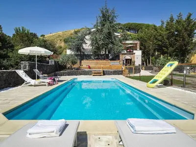Piscina di Villa Nel Monte o nelle vicinanze