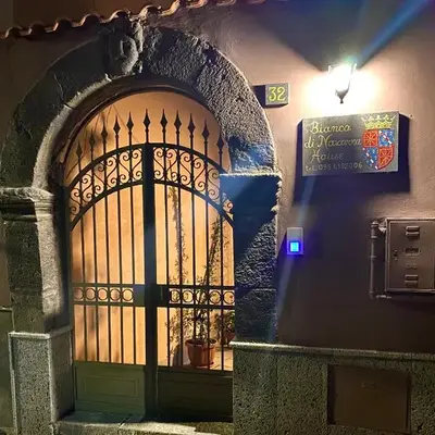 Bianca di Navarra House