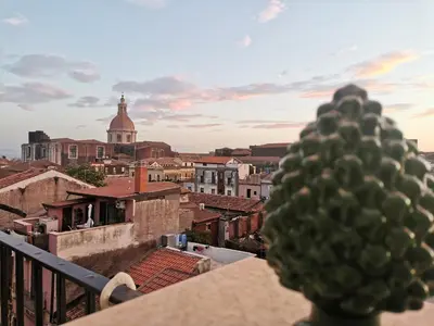 Vista generica su Catania o vista sulla città dall'interno dell'appartamento