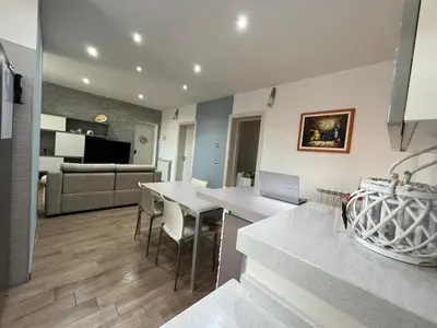 Cucina o angolo cottura di B&B La Rosa dell'Etna - Appartamento completo