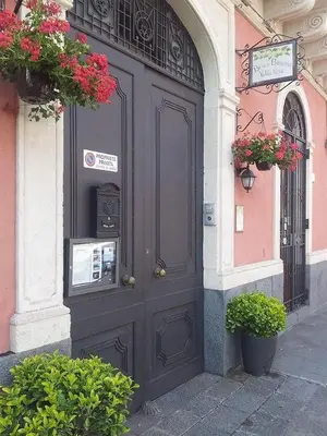 Facciata o entrata di Etna Rooms Villa Rosa