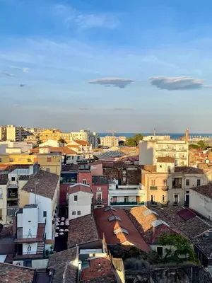 Vista generica su Catania o vista sulla città dall'interno dell'appartamento