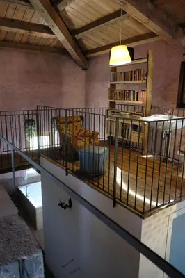 Biblioteca nella casa vacanze