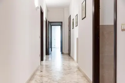 Planimetria di Prestigious 4 bedrooms with Netflix and Metro nearby