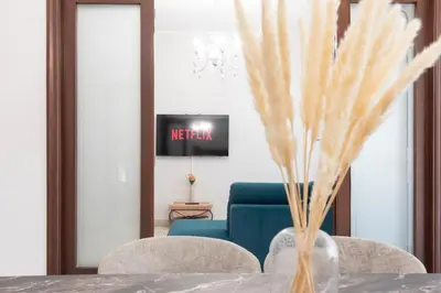 Area soggiorno di Prestigious 4 bedrooms with Netflix and Metro nearby