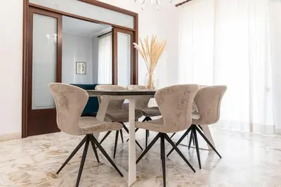 Planimetria di Prestigious 4 bedrooms with Netflix and Metro nearby