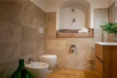 Bagno di VIGNE DELL'ETNA 6, Emma Villas