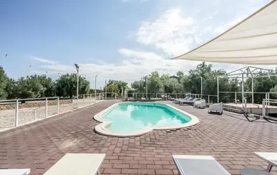 Piscina di Nice Home In Belpasso o nelle vicinanze