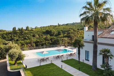 Piscina di Villa Orchidea o nelle vicinanze