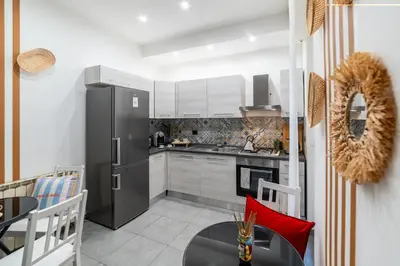 Cucina o angolo cottura di I Miti DellEtna - Aci e Galatea1 by Harmony H...