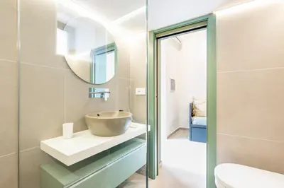 Bagno di GuestHost - Central and Bright Apartment Catania
