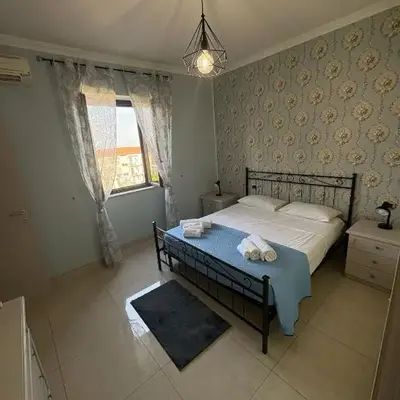 Holiday House Civic 27