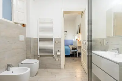 Bagno di GuestHost - Central apartment Caronda street