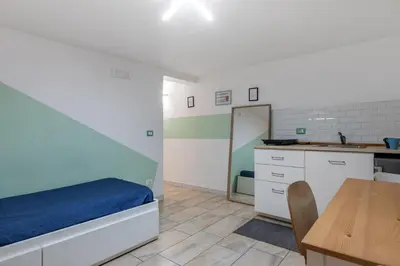 Cucina o angolo cottura di GuestHost - Central apartment Caronda Compact