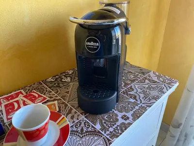 Set per la preparazione di tè e caffè presso Appartamento Sicilia Etna e Mare