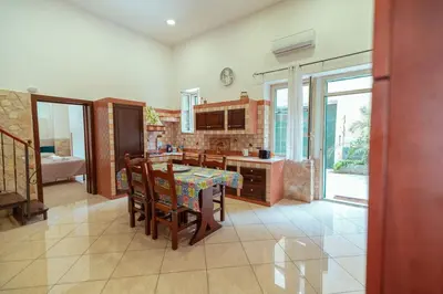 Cucina o angolo cottura di Monserrato House