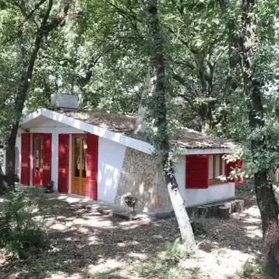 Charming Chalet with Terrace in Lavinaio – 32 m²
