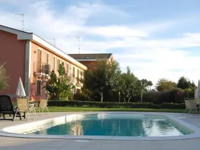 Piscina di Apartment Einzimmerwohnung mit Terrasse by Interhome o nelle vicinanze