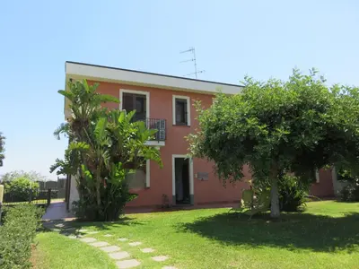 Giardino di Apartment Zweizimmerwohnung 1 mit Terrasse- Gemeinschaftspool by Interhome