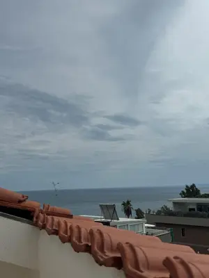 Vista generica sul mare o vista sul mare dall'interno della casa vacanze