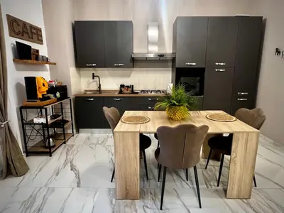 Cucina o angolo cottura di Exclusive and reserved suite, secure parking