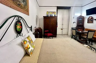 TV o dispositivi per l'intrattenimento presso Independent Apartment in the Center of Catania