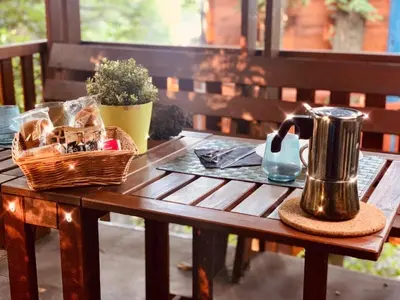 Set per la preparazione di tè e caffè presso Apartment Mathilde's Chalet Naturhaus by Interhome