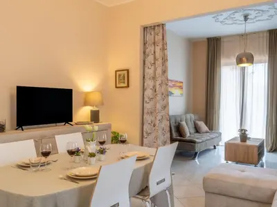 TV o dispositivi per l'intrattenimento presso Apartment Zafferana's Pool Rückzugsort by Interhome