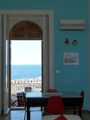 Vista generica sul mare o vista sul mare dall'interno della casa vacanze