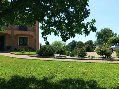 Giardino di Villa Feluchia Tra Il Mare E Il Vulcano